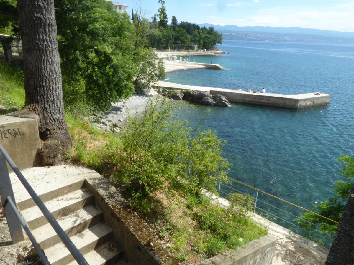 Villa Annika Lovran Exteriör bild